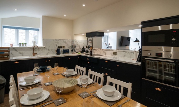 Kendal Apartment | Two separate 2-bedroom apartments, joined by a private hallway. Kendal Town Centre
