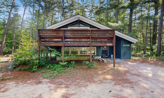 North Conway House | Two-story charming retreat w/deck, private gas grill, and private washer/dryer