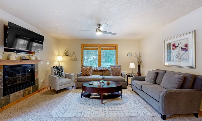 McCall Condo | Two-story condo with great patio, blocks to downtown & Payette Lake