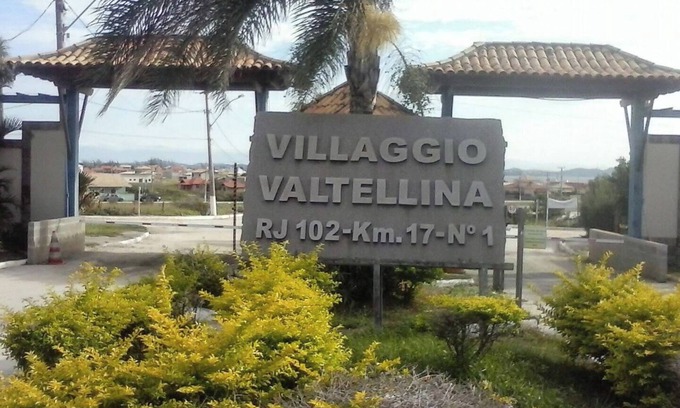 Sao Vicente de Paula House | Two-story house with swimming pool in Cond. Villaggio Valtellina Arraial do Cabo