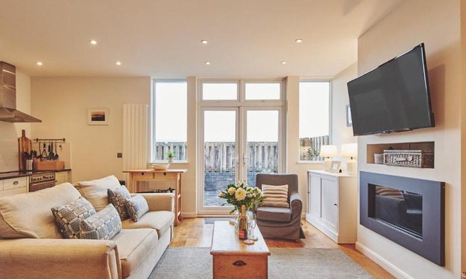 Oxwich House | Ty Gwawr