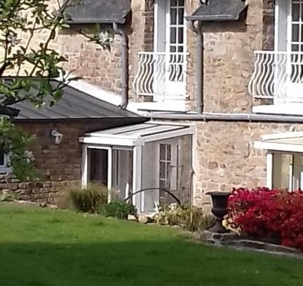 Locoal-Mendon House | ty néo