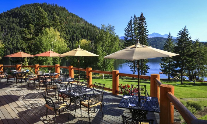 Gold Bridge Hotel | Tyax Lodge & Heliskiing