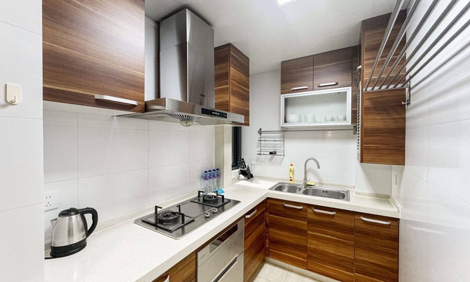 Changning Apartment | Tyms 2BR with Kitchen 5min to Metro