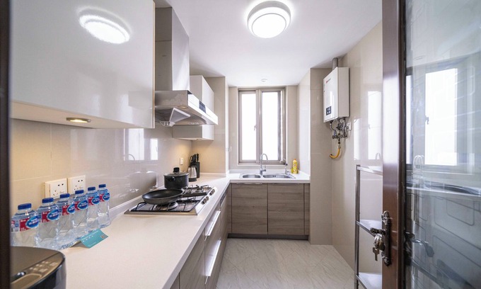 Xuhui Bed & Breakfast | Tyms Xintiandi Elegant 3BR 2BA APT