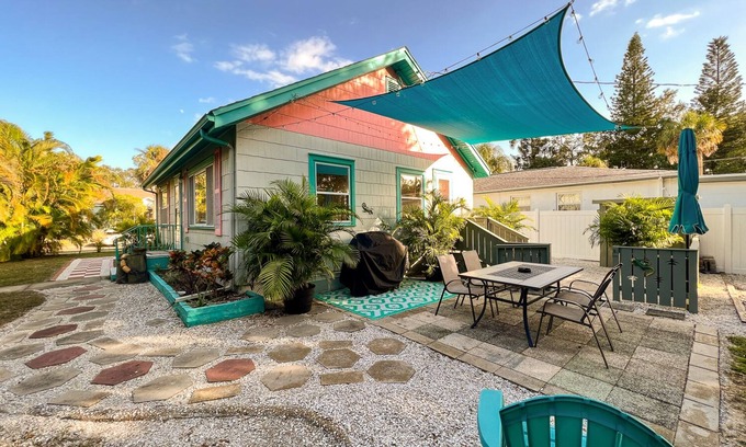Gulfport House | Tyn & Marty's Old-Fashioned Beach Cottage