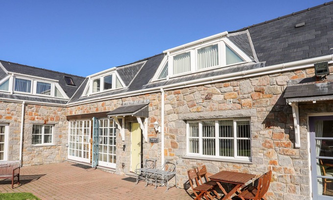 Trearddur Bay Cottage | TYN TOWYN - TY MELYN, country holiday cottage in Trearddur Bay