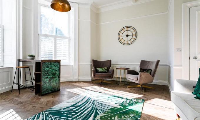 North Shields Apartment | Tyne Square - historic property - modern facilities