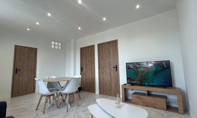 La Belle de Mai Apartment | Type 3 apartment with air conditioning and brand new wifi