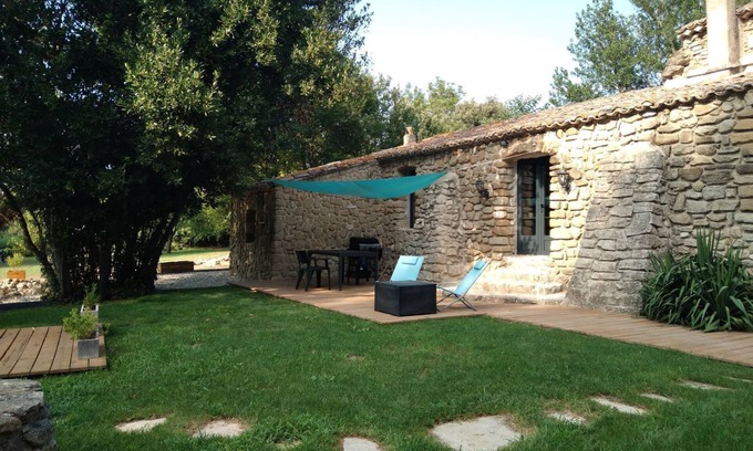 Monteux Cottage | Typical Provencal cottage in a quiet estate with swimming pool