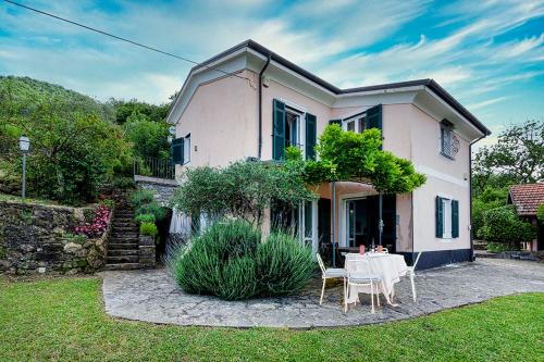 Nozarego Villa | Typical renovated house with sea views