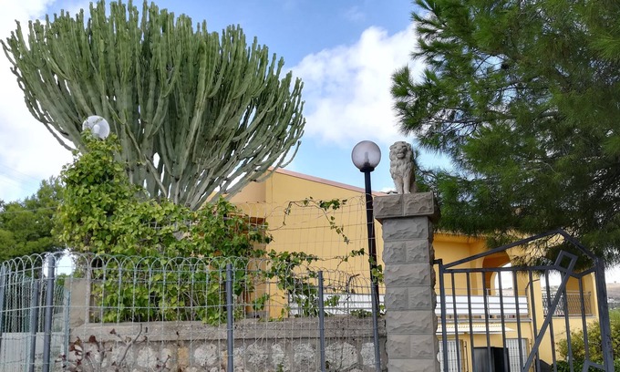 Porto Empedocle Apartment | Typical Sicilian country house surrounded by olive trees and vineyards