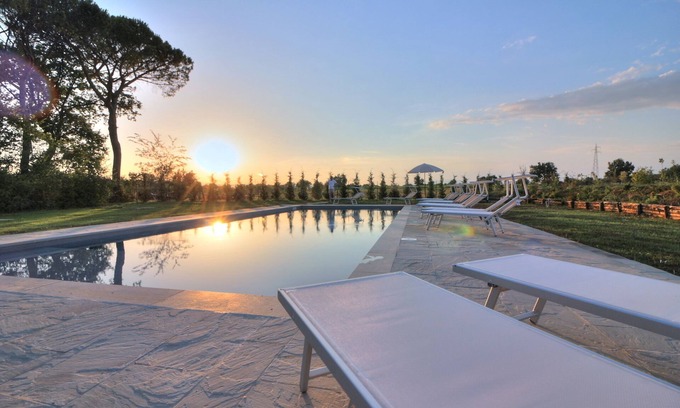 Le Piazze Villa | Typical Tuscan villa near Arezzo, with private pool and sleeps 16