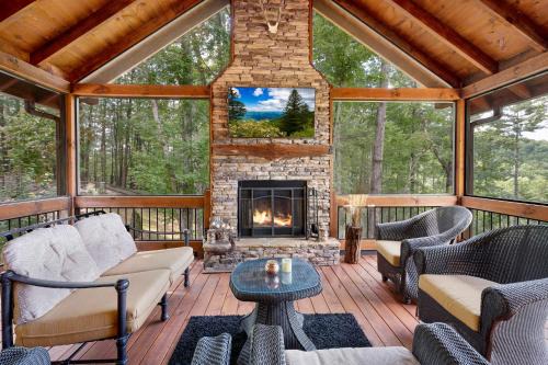 Blue Ridge House | Tysons Peak - Pet Friendly Aska Adventure Cabin - Mountain Views, Hot Tub, Arcade, Bumper Pool Table, Wet Bar, Egg Style Grill,