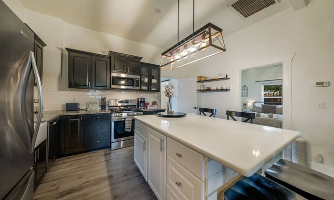 Iron Horse House | U of A/Fenced/Congress St & 4th Ave/3BR 2BA