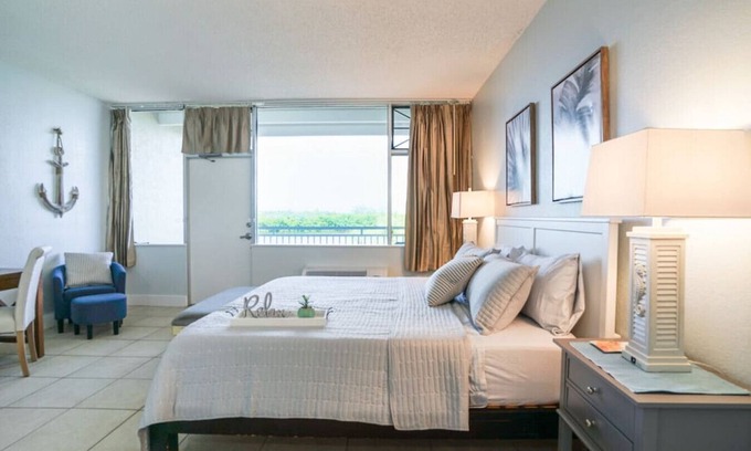 Ruskin Apartment | U409 SUN RISING- BALCONY WATERVIEW- SELF CHECK IN- PRIVATE BEACH RESORT