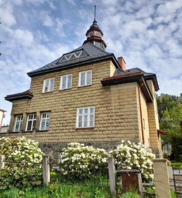 Teplice nad Metuji House | Ubytování pod Věží