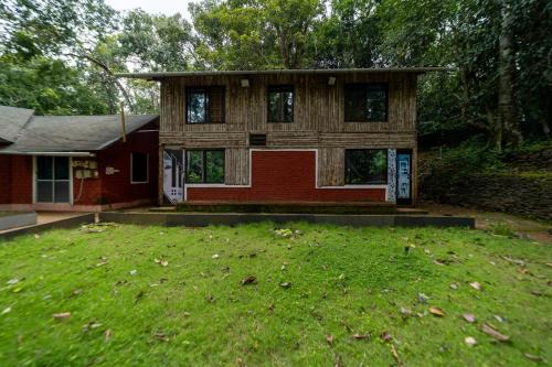 Yellapur Hotel | UK Nature Stay