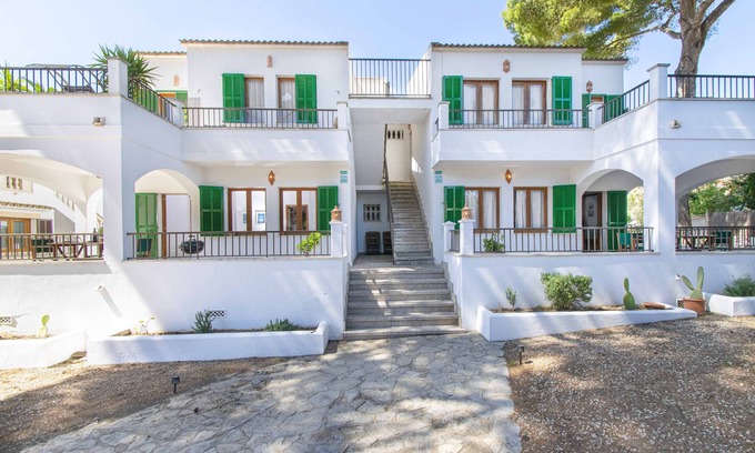 Cala Ratjada Apartment | Ullastre: Apartment with large terrace and garden