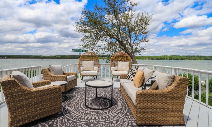 Lake Geneva House | Ultimate Beach House, 2 Private Beaches, Cabana, Private Pier, Sleeps 17!