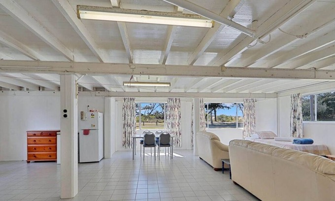 Woodgate House | Ultimate Beach Living!