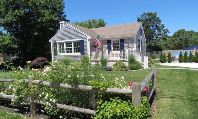 East Orleans House | Ultimate Cape Cottage: 040-O Updated Cottage with Heated Pool, Close To Nauset Beach
