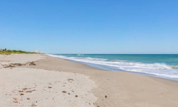 Indialantic Resort | Ultimate Family Beach Getaway | Near Melbourne Beach Pie | Pets Are Allowed