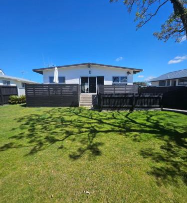Papamoa Beach House | Ultimate Family Holiday - Pet Friendly!