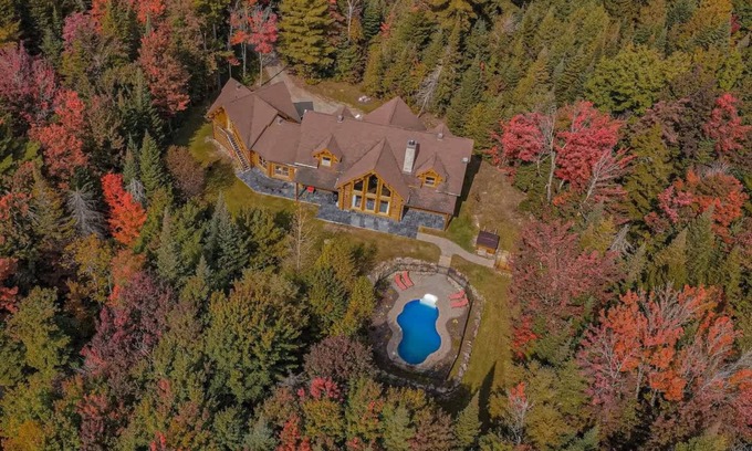 Fiddler Lake Resort Ski Chalet | Ultimate Group Escape: Pool, Hot Tub, Games, Sauna