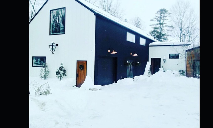Trent Lakes Cottage | Ultimate Leisure Cottage with INDOOR GYM