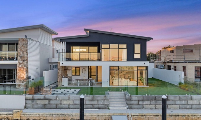 Geographe House | Ultimate luxury on the canal
