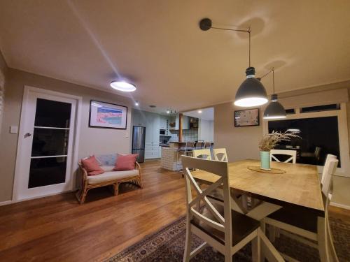 Lynmore House | Ultimate Redwoods Comfort Spa pool and bike storage