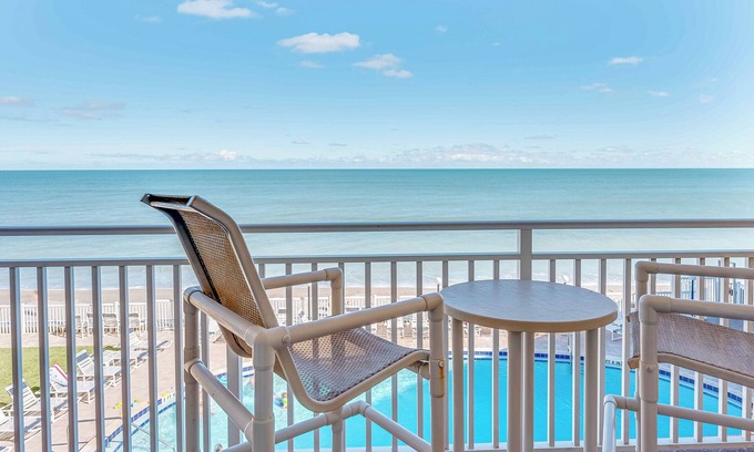Satellite Beach Condo | Ultimate Space Coast Condo with Ocean Views, Heated Pool & BBQ Grills ☀️