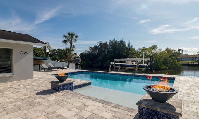Town N County Park House | Ultimate Tampa Bay Waterfront Getaway