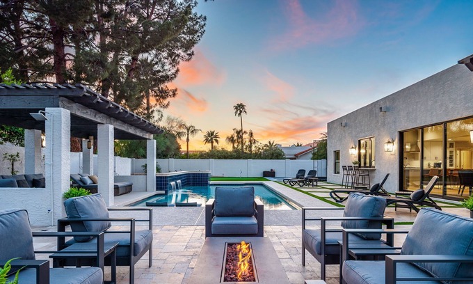 Cactus Acres House | Ultimate vacation fun awaits you! Air hockey, foosball, shoot pool or take a swim at The Desert Lily