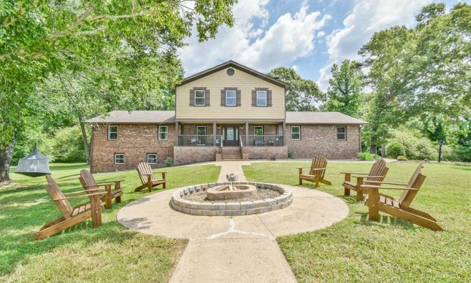 Gainesville House | Ultimate Vacation Resort Horse Ranch Farm