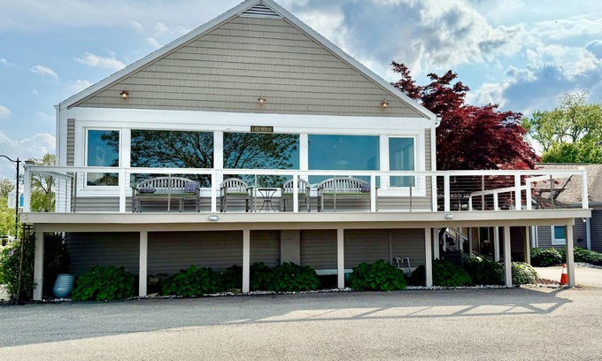 Huron House | Ultimate Waterfront Home w/Cottage & Beach-9bdrms