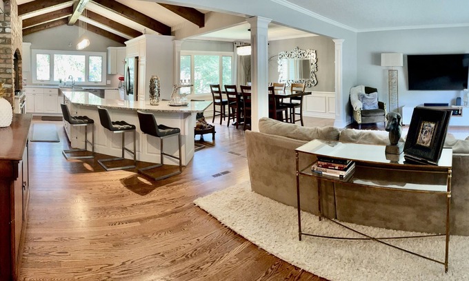 Plymouth House | ULTRA LUX House Equipped with Large Chef’s Kitchen