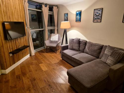 Cardiff City Centre Apartment | Ultra-Luxury City centre 2 bed apartment, with FREE parking