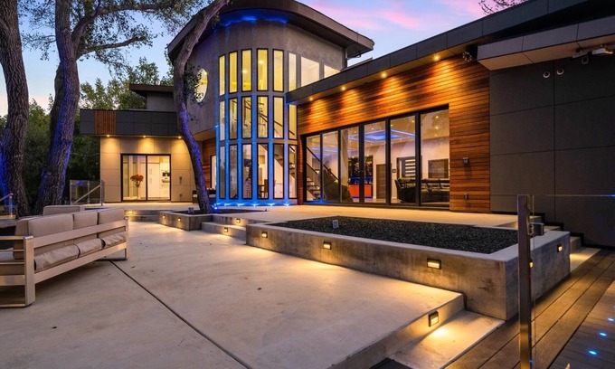 Los Altos Hills House | Ultra-modern executive mansion retreat in the most prestigious area of Bay Area