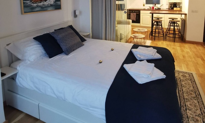 Cluj-Napoca City Centre Apartment | UltraCentral Cozy Studio