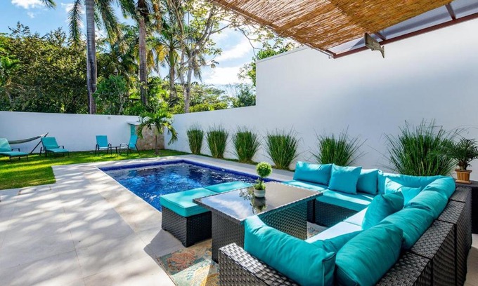 Potrero House | Ultramodern Townhome with an Inviting Coastal Design and Lush Outdoor Oasis with a Private Pool
