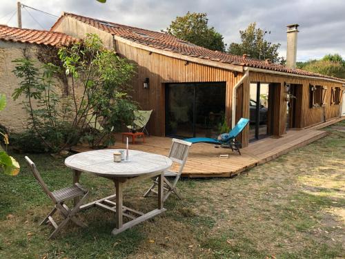 Saint-Laurent-de-Medoc House | Uluwatu - cottage cosy