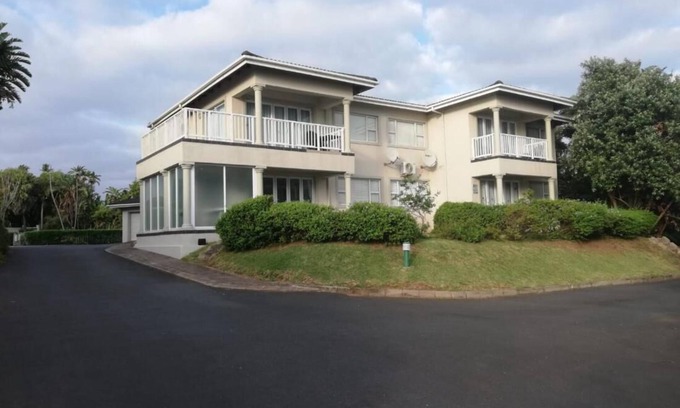 Melville House | Umtentweni 23 on Sea