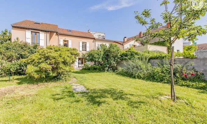 Chalon-sur-Saone Apartment | Un Air de Campagne à la Ville
