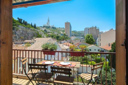 Saint-Victor Apartment | Un balcon sur Notre Dame