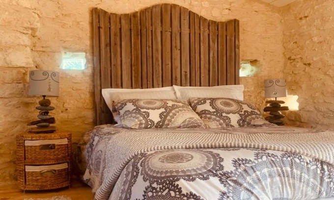 Saint-Andre-de-Lidon House | Un Gîte Spacieux et Charmant : Les Charmines