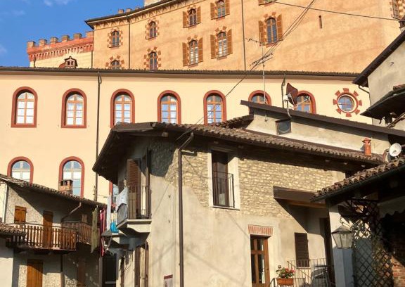 Barolo Apartment | UN PASSO DAL CASTELLO