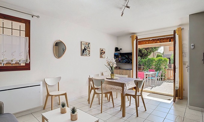 Vias House | Un Petit Coin de Paradis en Bord de mer