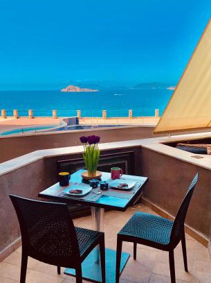 Teulada Apartment | Una finestra sul Blu